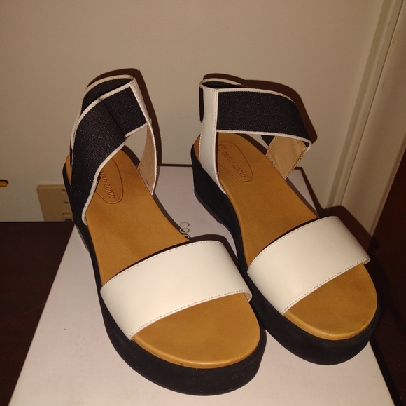 Corso Como black/white sandals size 8.5 - Picture 1 of 3